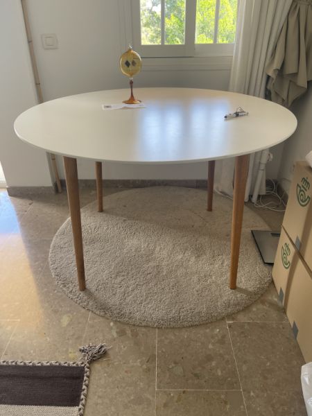 1 wooden table, white top