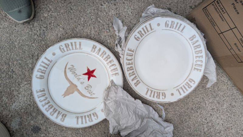 1 Pizza-Platte und 8 große Teller