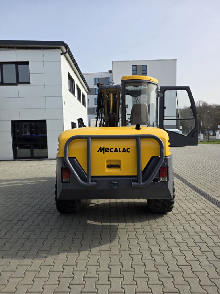 10 t excavator for rent