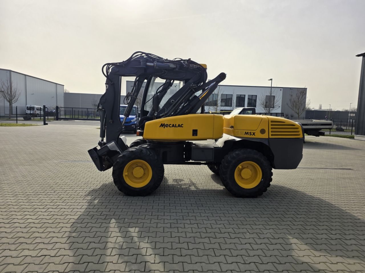 10 t excavator for rent