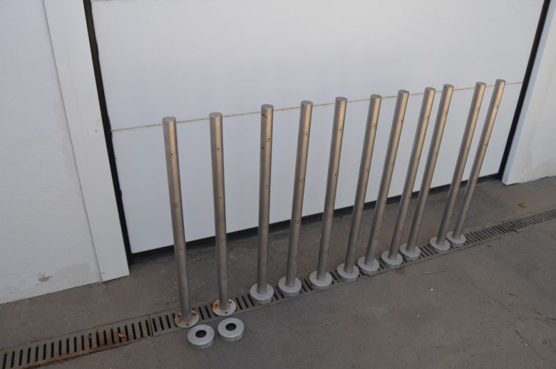 11 Edelstahlpfosten Geländerpfosten Reling zur Bodenmontage