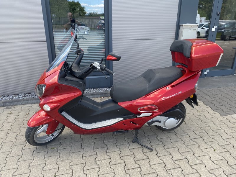 125cc scooter 1st owner / Euro 1,150 / Low mileage / D-maintained / Drivable with car license