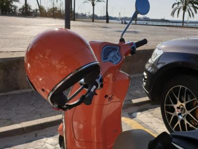 1500 km - fast neu - Vespa Primavera 125 - Orange