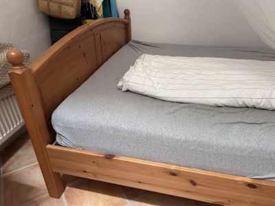 160x200 Bett inkl. Lattenrost und Matratzen