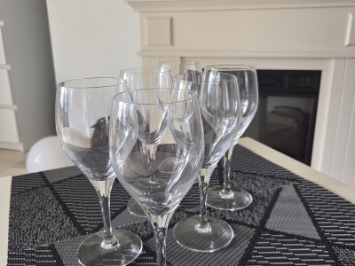 18-piece glassware set