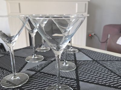 18-piece glassware set