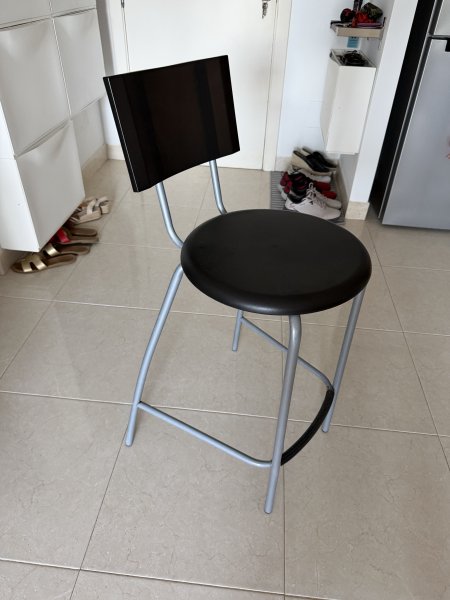 2 Barhocker zu verkaufen