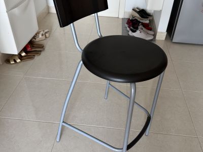 2 Barhocker zu verkaufen