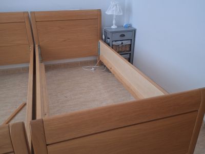 2 Bettgestelle , Eiche, sehr guter Zustand