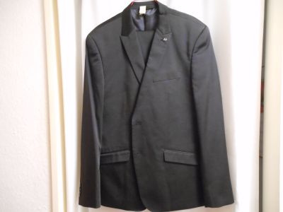 2 Bruno Banani Herren-Anzüge Gr. 52, schwarz und blau, gereinigt