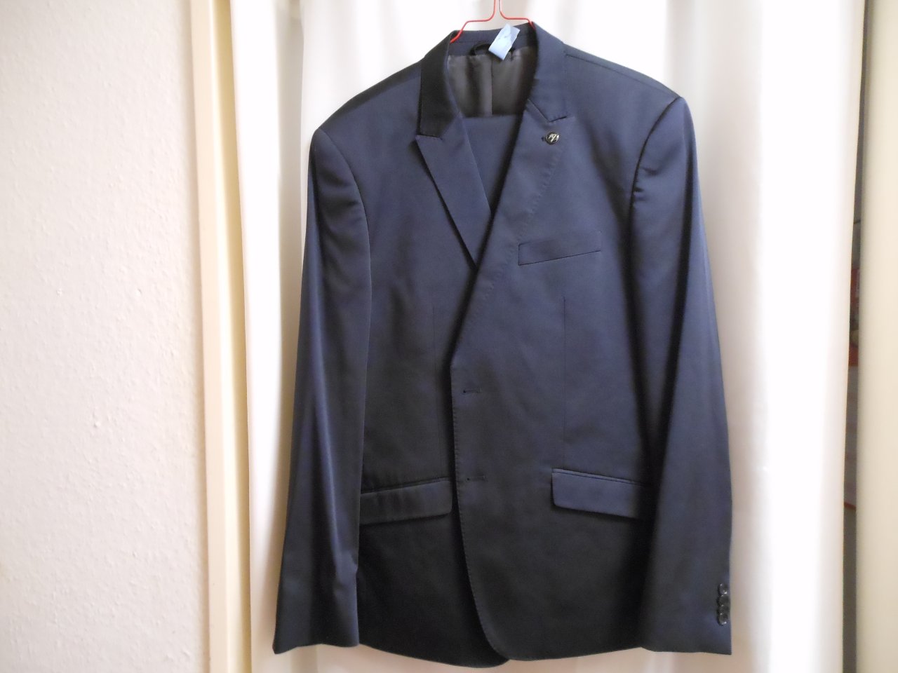 2 Bruno Banani Herren-Anzüge Gr. 52, schwarz und blau, gereinigt