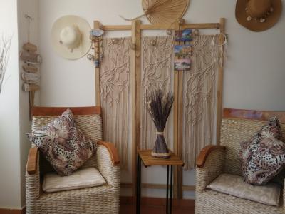 2 Echtholz mit Rattan-Gepflecht Terrassenmöbel Sessel Lounge-Sessel Vintage