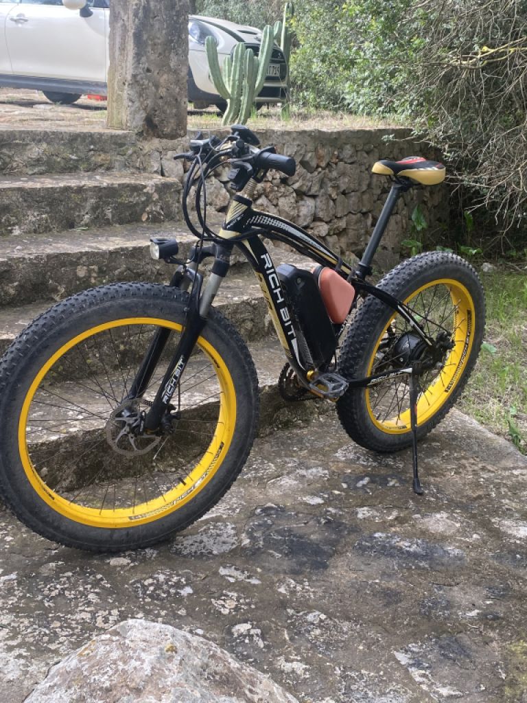 2 electric Fatbikes from Richbit