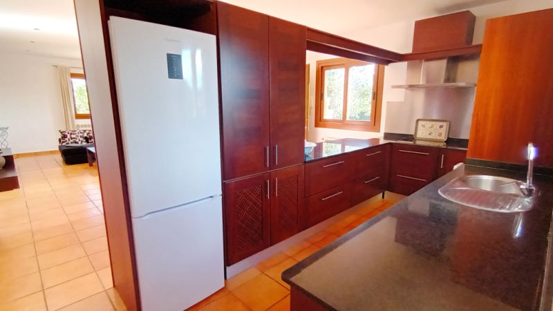 Finca de 2 plantas con 2 apartamentos separados, piscina y calefacción cerca de Campos--- F 213