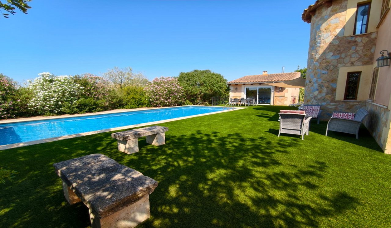 2 Etagenfinca mit 2 sep Apts, Pool und Heizung bei Campos--- F 213