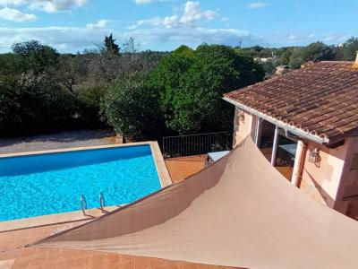 Finca de 2 plantas con 2 apartamentos separados, piscina y calefacción cerca de Campos--- F 213
