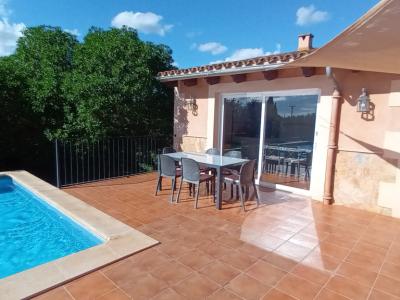 Finca de 2 plantas con 2 apartamentos separados, piscina y calefacción cerca de Campos--- F 213