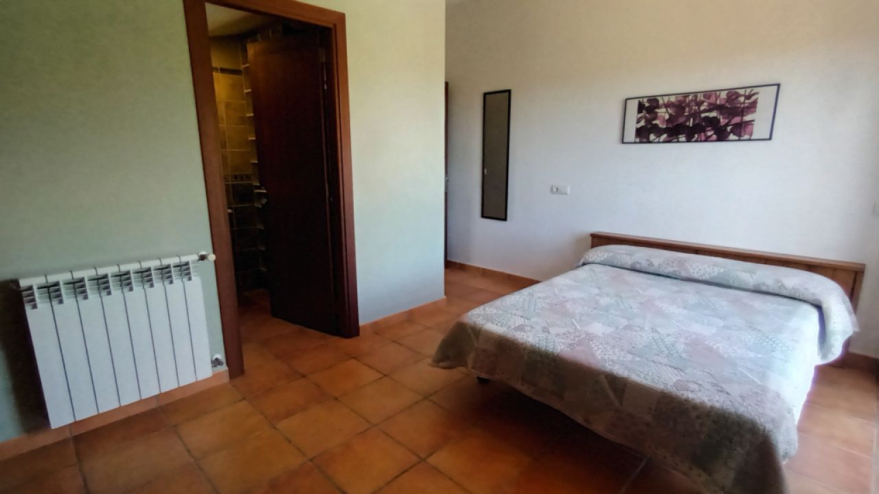 Finca de 2 plantas con 2 apartamentos separados, piscina y calefacción cerca de Campos--- F 213