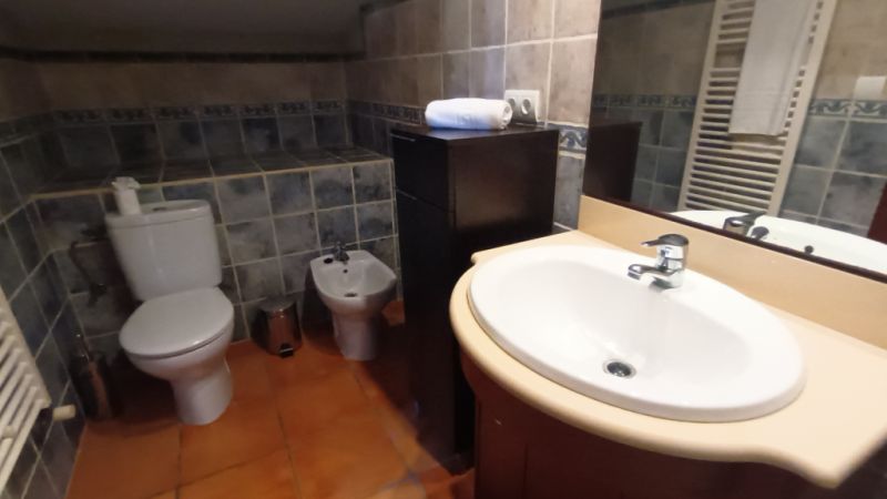 Finca de 2 plantas con 2 apartamentos separados, piscina y calefacción cerca de Campos--- F 213