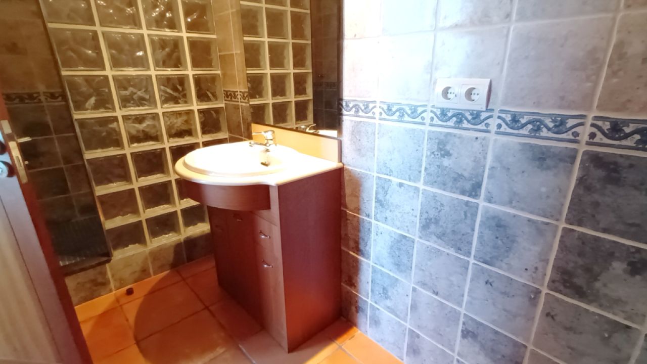 Finca de 2 plantas con 2 apartamentos separados, piscina y calefacción cerca de Campos--- F 213