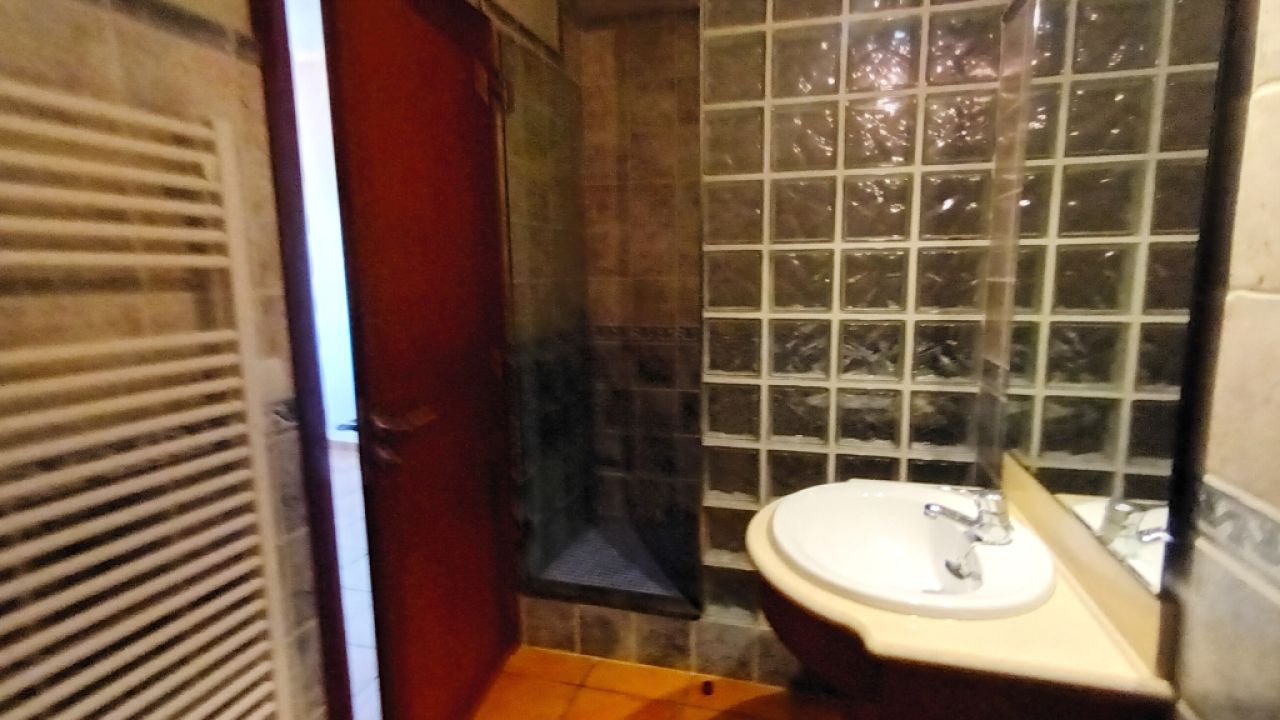 Finca de 2 plantas con 2 apartamentos separados, piscina y calefacción cerca de Campos--- F 213