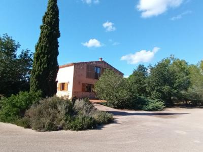 Finca de 2 plantas con 2 apartamentos separados, piscina y calefacción cerca de Campos--- F 213