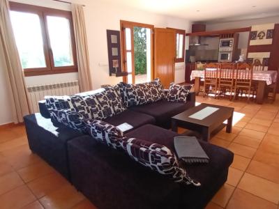 Finca de 2 plantas con 2 apartamentos separados, piscina y calefacción cerca de Campos--- F 213