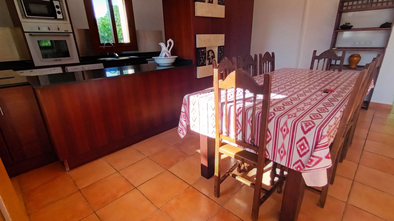 Finca de 2 plantas con 2 apartamentos separados, piscina y calefacción cerca de Campos--- F 213