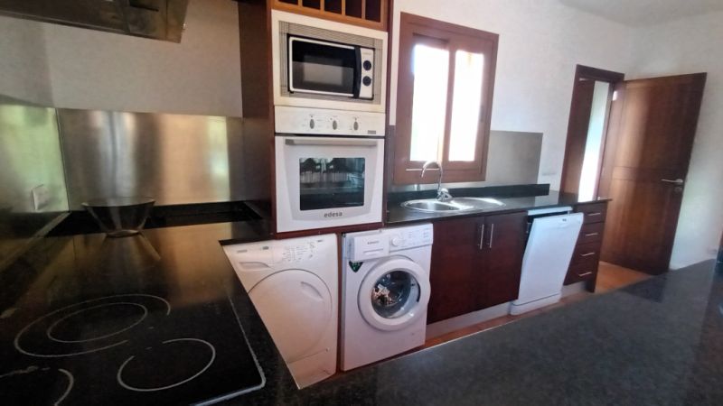 Finca de 2 plantas con 2 apartamentos separados, piscina y calefacción cerca de Campos--- F 213