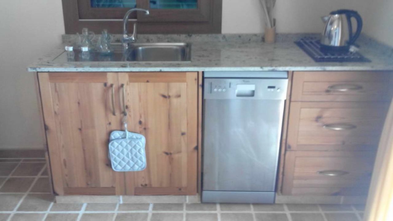 Finca de 2 plantas con piscina y pozo privado cerca de Santanyí --- F 27 VK