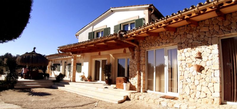 2 Etagenfinca mit sep Apartment, Pool und Ölzentralheizung bei Porreres --- F 164