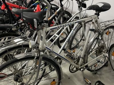 2 Fahrräder von Peugeot Herrenrad und Damenrad