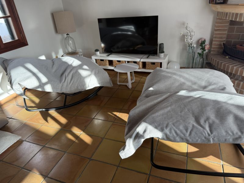 2 sillas mecedoras Fatboy con cojines grises – como nuevas – recogida en Mallorca