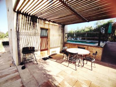 2 fincas en una sola propiedad con piscina privada, AC y chimeneas cerca de Campos -- F 92 a + b WT