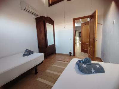 2 fincas en una sola propiedad con piscina privada, AC y chimeneas cerca de Campos -- F 92 a + b WT