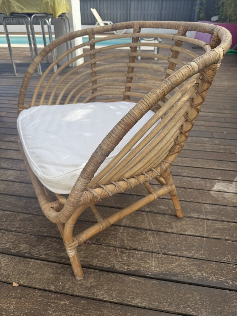 2 Gartenstühle mit Kissen