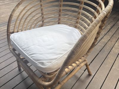 2 Gartenstühle mit Kissen