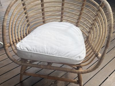 2 Gartenstühle mit Kissen