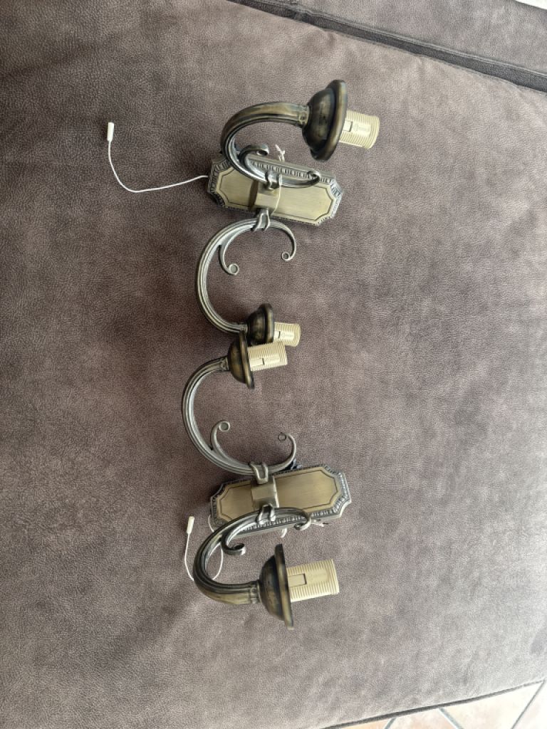 2 Hochwertige Wandleuchten