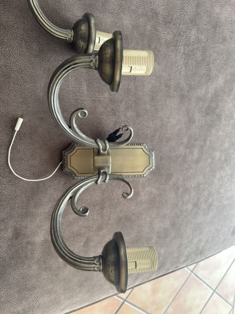 2 Hochwertige Wandleuchten