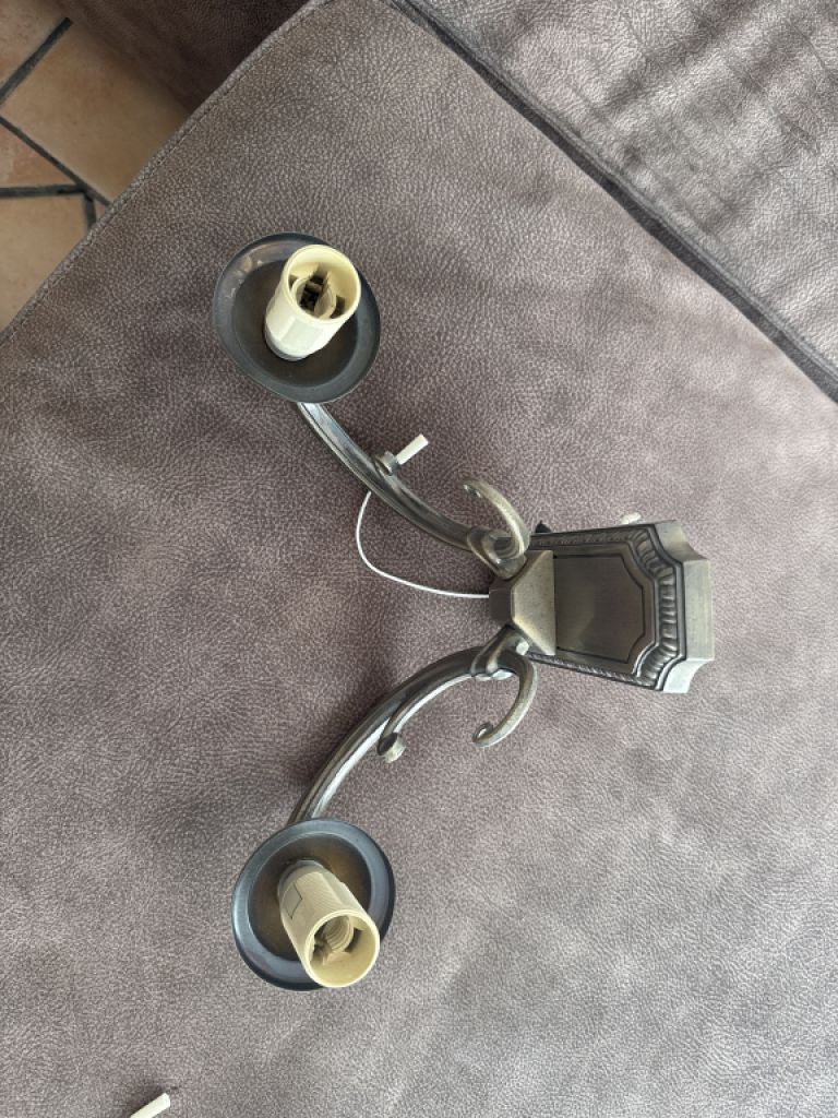 2 Hochwertige Wandleuchten