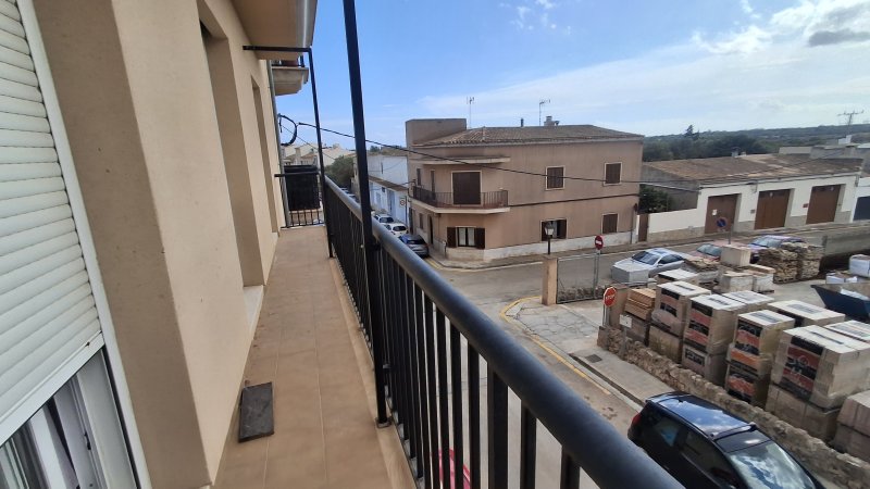 2 identische Apartments in 1. Etage mit Balkon und Parkings in Santanyi --- AP 01 a + b