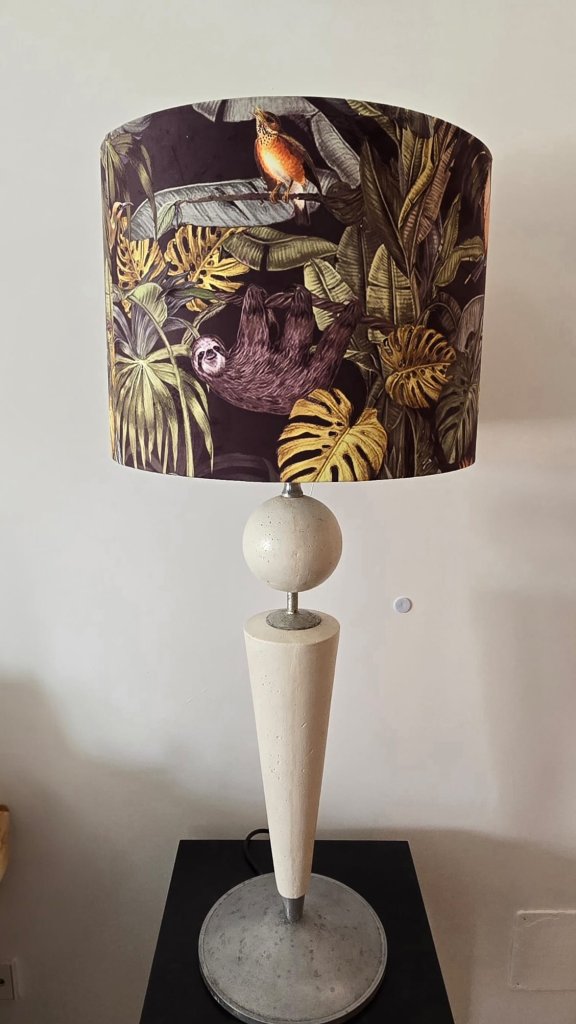 2 kleine Stehlampen,Höhe ca. 1,0 meter,Schirm durchmesser ca. 40 cm,Fuß ca. 20 cm