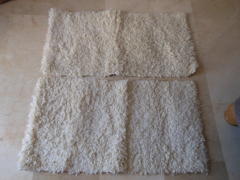 2 Kleine Teppiche ...gewaschen ...85 x 47 cm ...Fb. wollweiß beide zus. 10 €