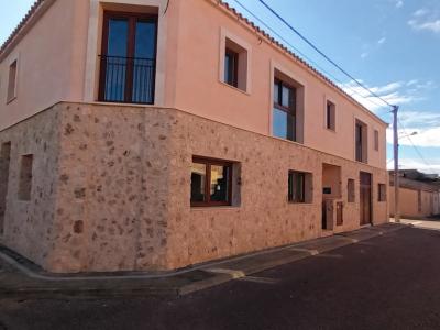 2 NEUBAUREIHENHÄUSER  in Es LLombards mit Innenhof -- RH 35 a + b