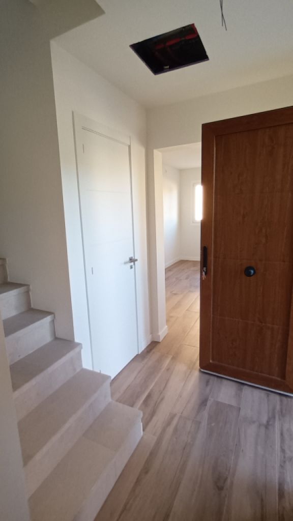 2 NEUBAUREIHENHÄUSER  in Es LLombards mit Innenhof -- RH 35 a + b