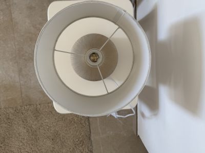 2 Like-new bedside lamps