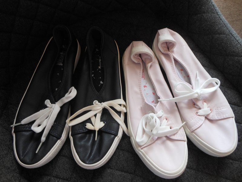 2 Paar Damen- Schuhe Gr. 39 ...Fb. blau / rose ...beide zus. 20 €