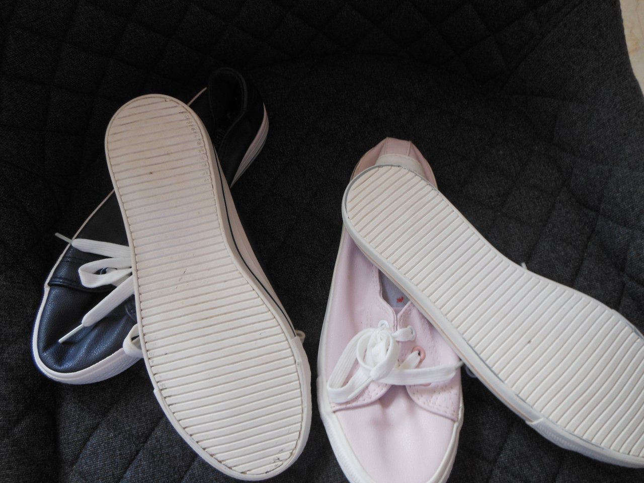 2 Paar Damen- Schuhe Gr. 39 ...Fb. blau / rose ...beide zus. 20 €
