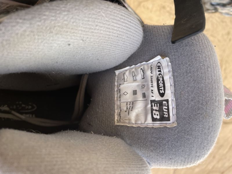 2 Paar Inliner Gr. 38 und 39 inkl. Schoner, siehe Bilder